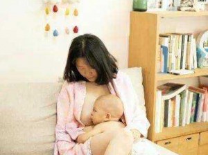 人乳喂奶HD无中字、人乳喂奶 HD 无中字，震撼视觉的哺乳期特写